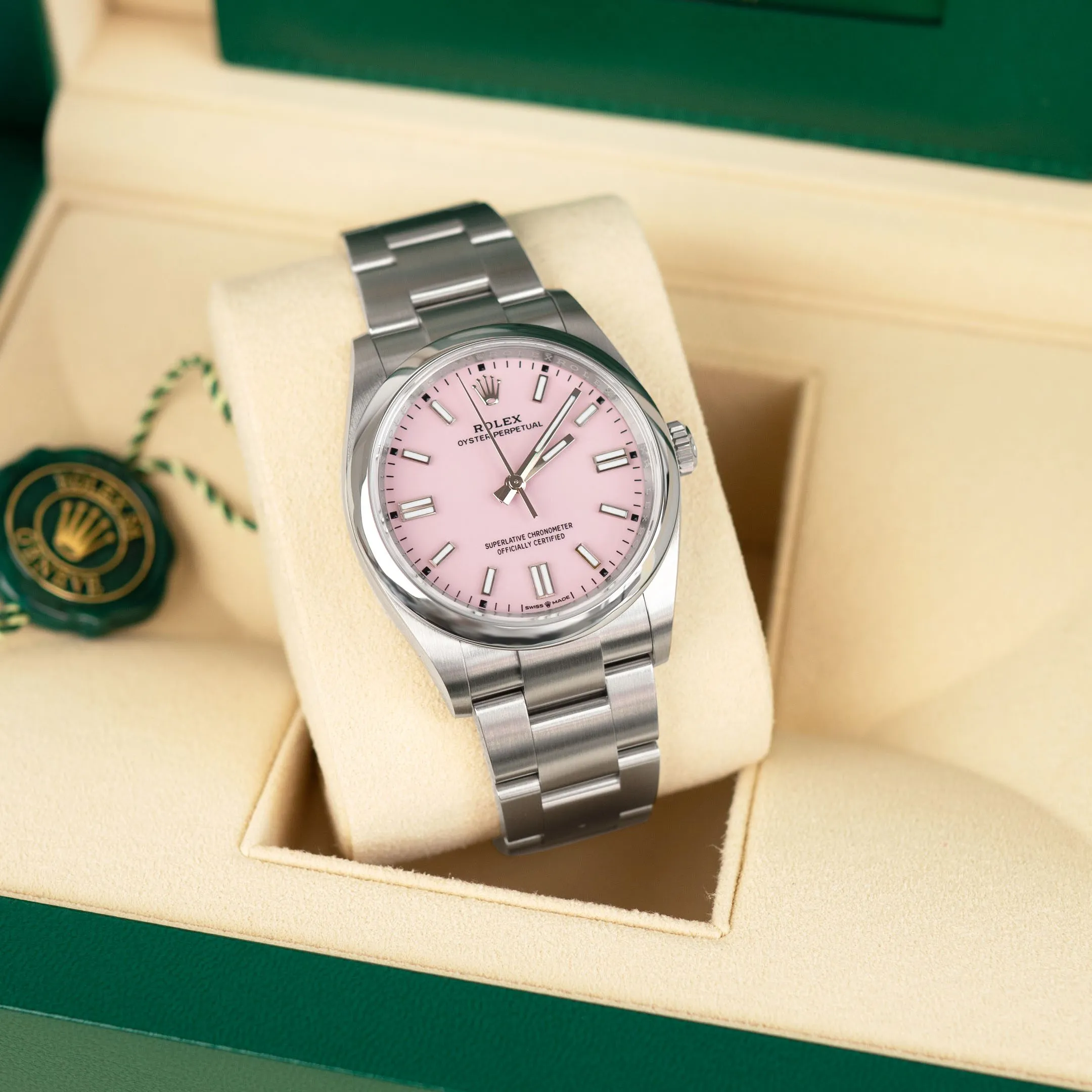 WTC_126000_Rolex_Oyster_Peprtrual_36_Candy_Pink_Gallery_2-1.webp