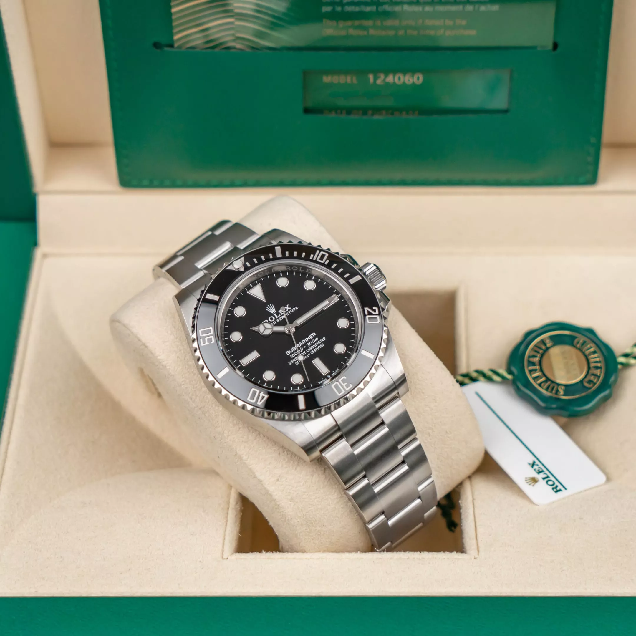e7000b835673d1a10d8a2b2c871ec60a.WTC_Rolex_Submariner_No_Date_41_top_2-1.webp